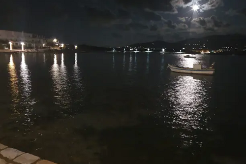 Soulatso harbour at night